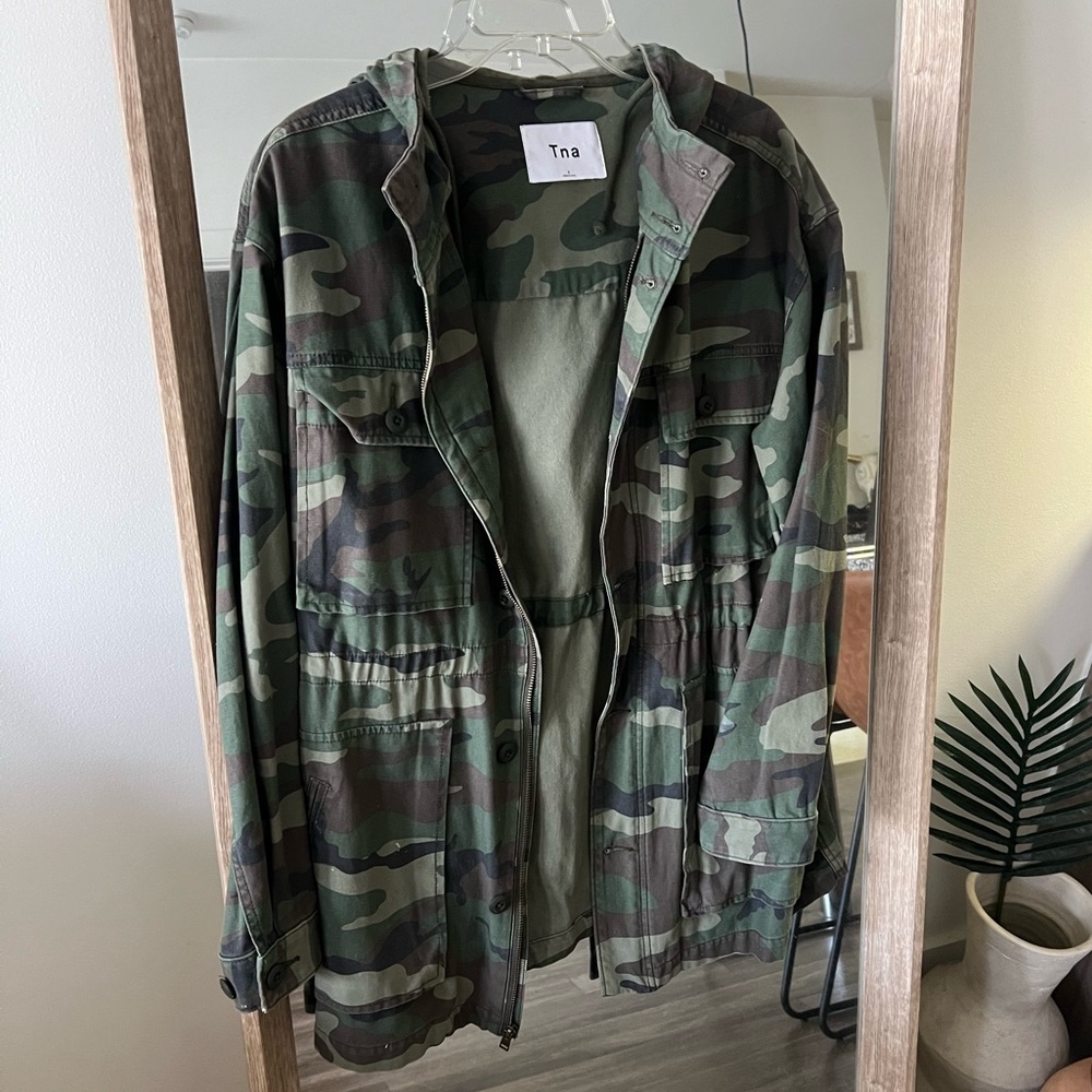 Aritzia TNA Camo Jacket
